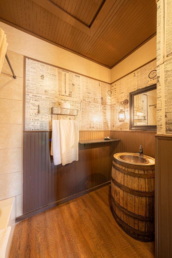 Miners Cabin #4 - King Bed - Private Balcony With Views Tombstone Esterno foto